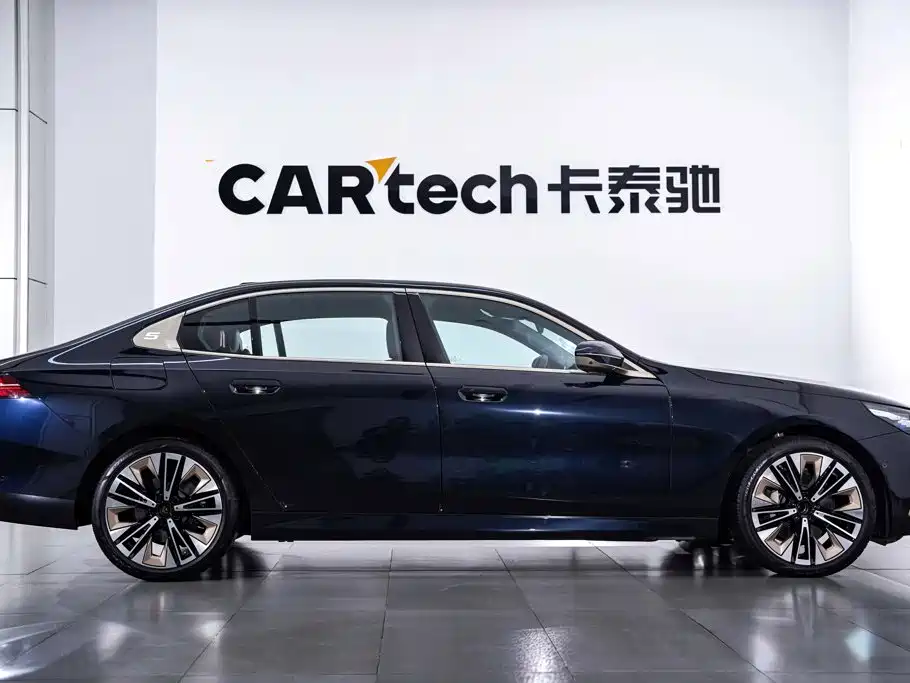 BMW 5 Series 2024