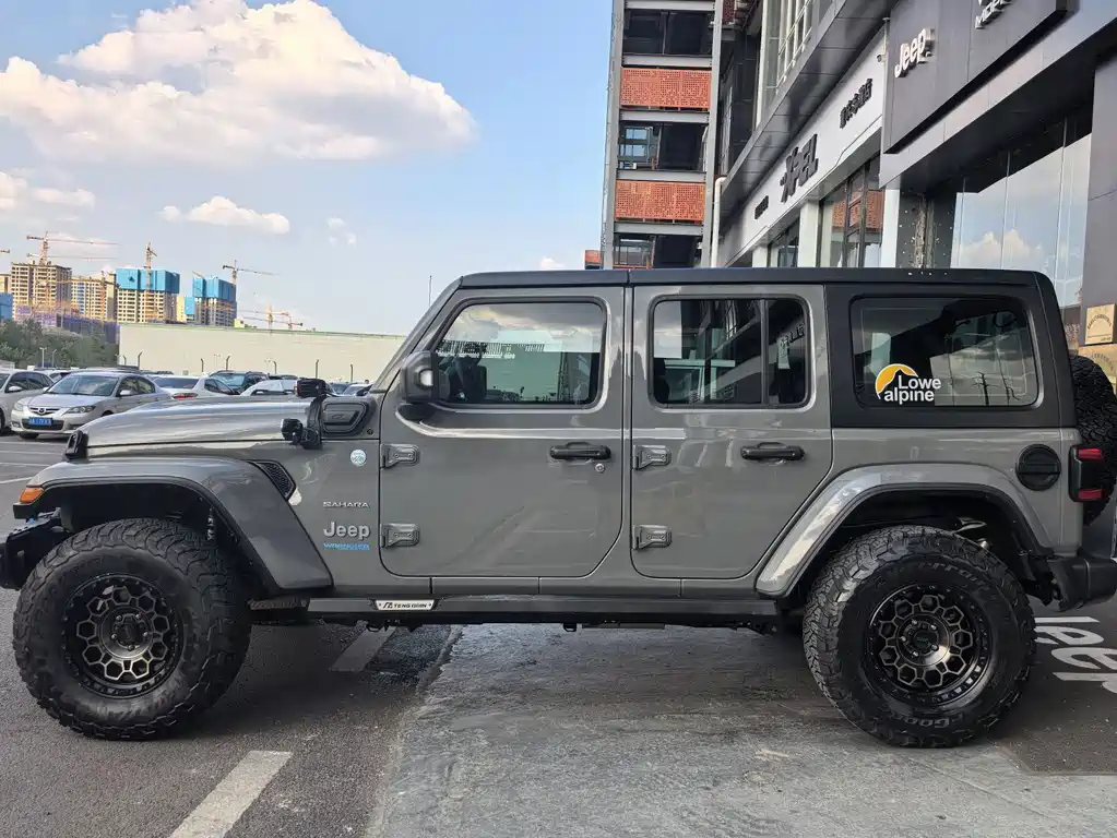 Jeep Wrangler New Energy 2022 — фото 11