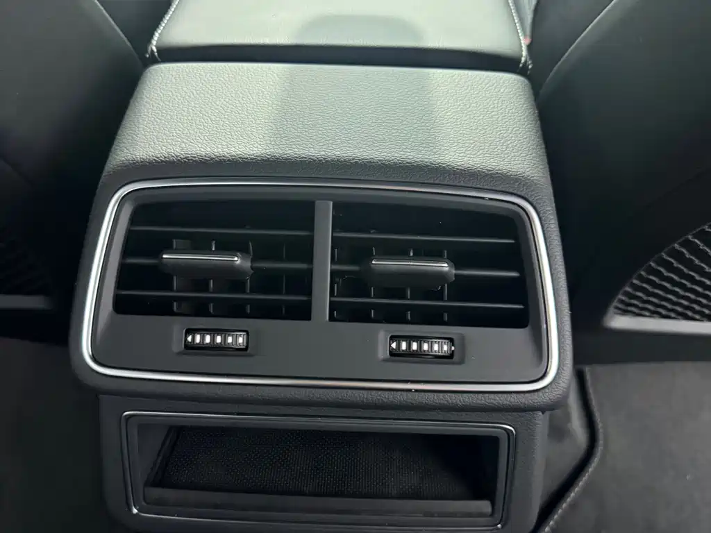 Audi A6L 2022