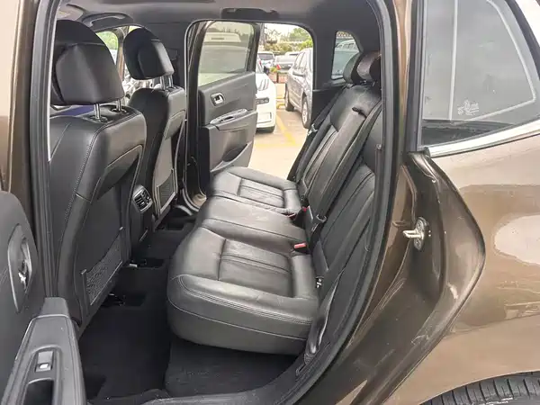 Peugeot 3008 2013