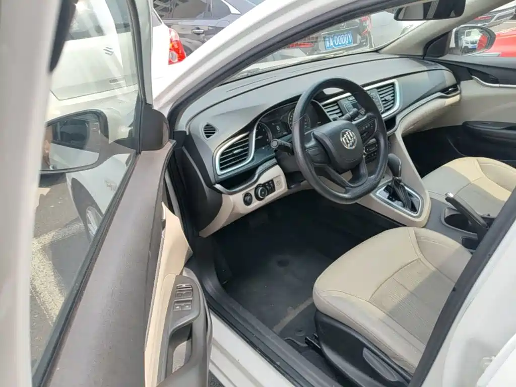 Buick Excelle 2017 — фото 16