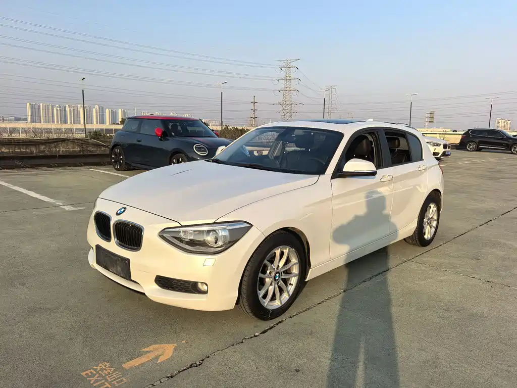 BMW 1 Series 2015 — фото 1