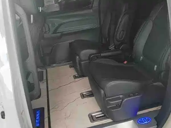 Toyota Sienna 2023