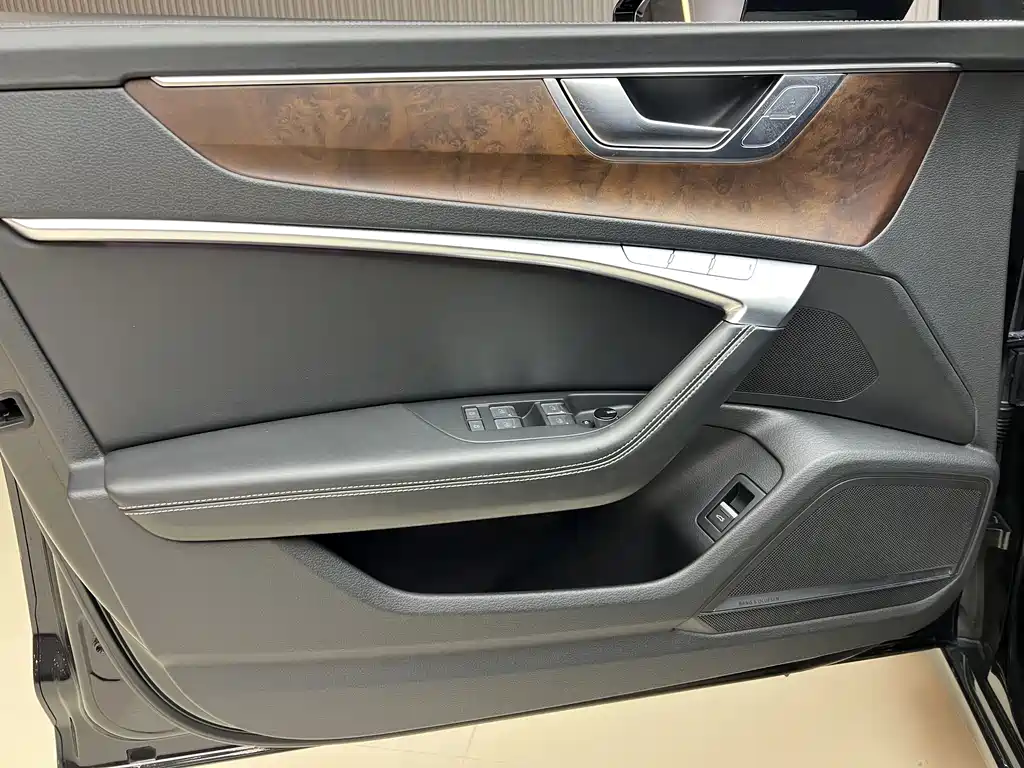 Audi A6L 2023 — фото 9