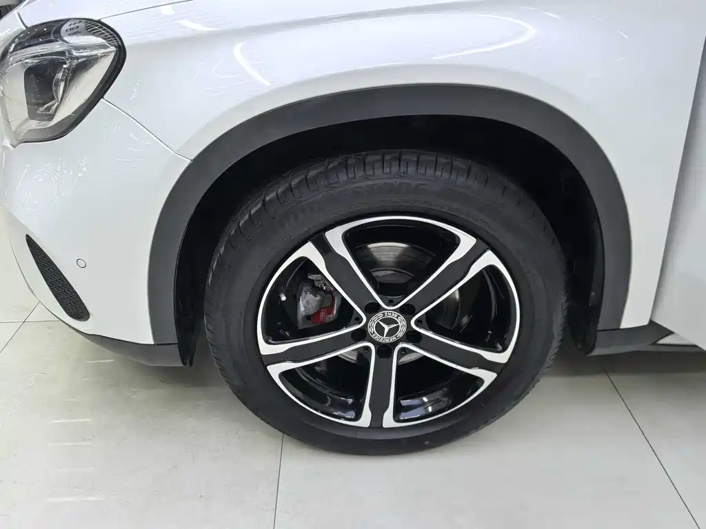 Mercedes-Benz GLA 2018 — фото 16