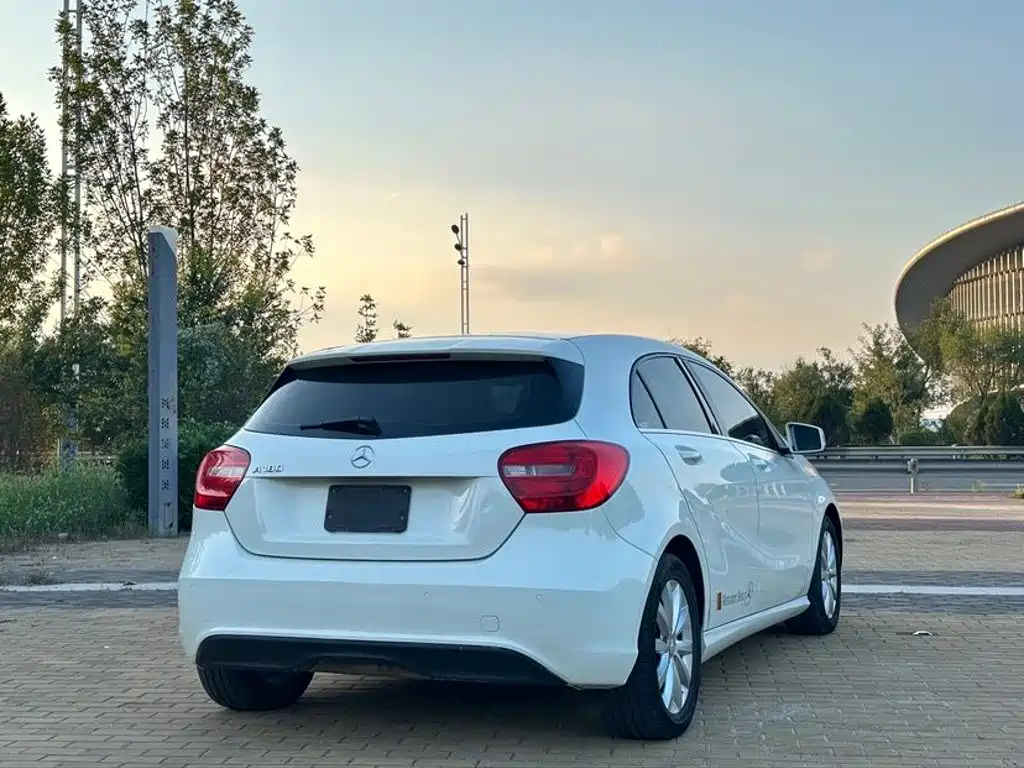 Mercedes-Benz A-Class 2014 — фото 4