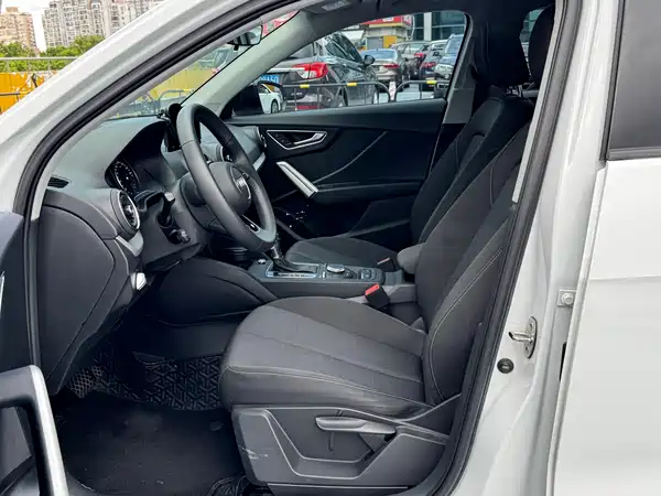Audi Q2L 2020