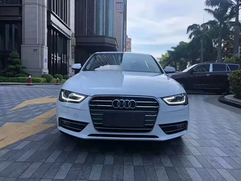Audi A4L 2012