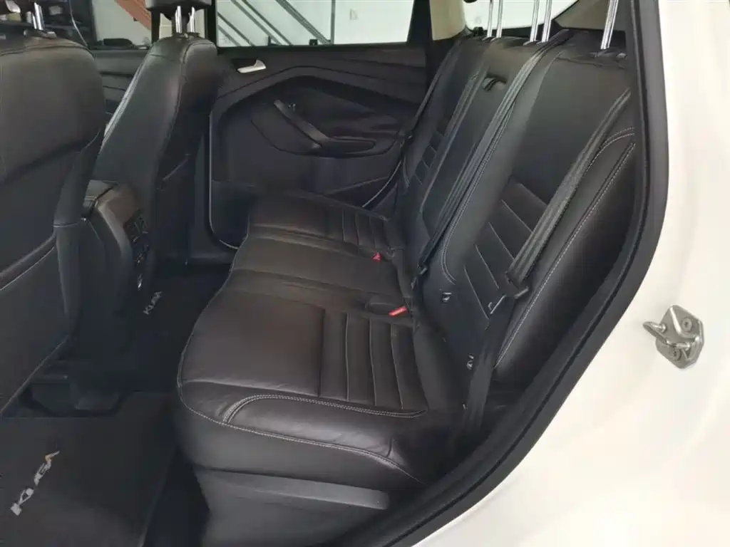 Ford Kuga 2015 — фото 17