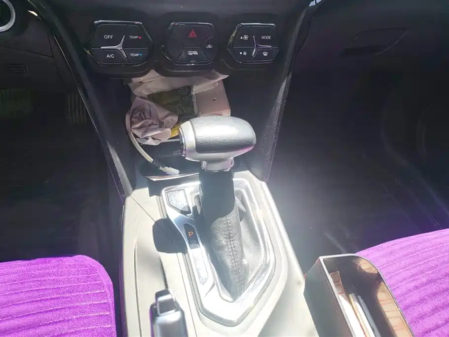 GAC Motor Trumpchi GS4 2015 — фото 16