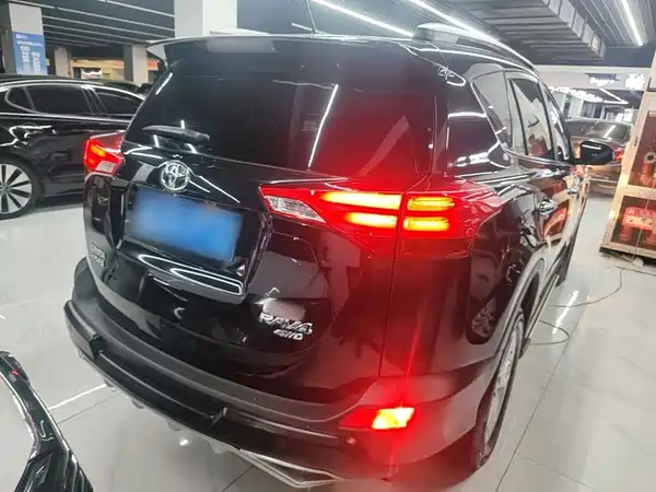 Toyota RAV4 2014