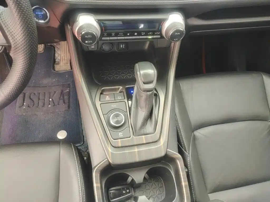 Toyota Wildlander 2020 — фото 10