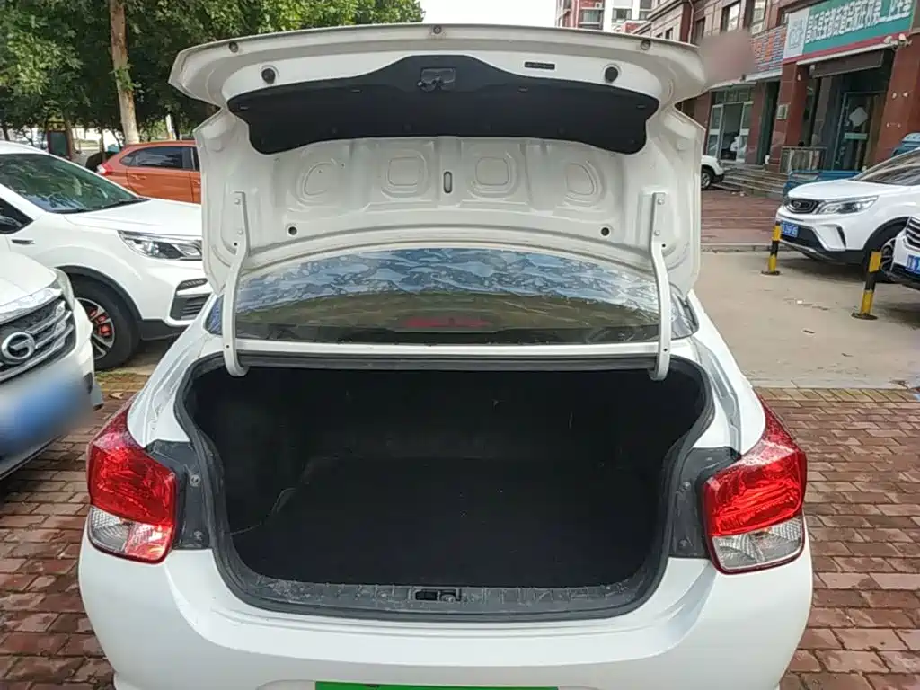 Hyundai Accent 2018 — фото 19