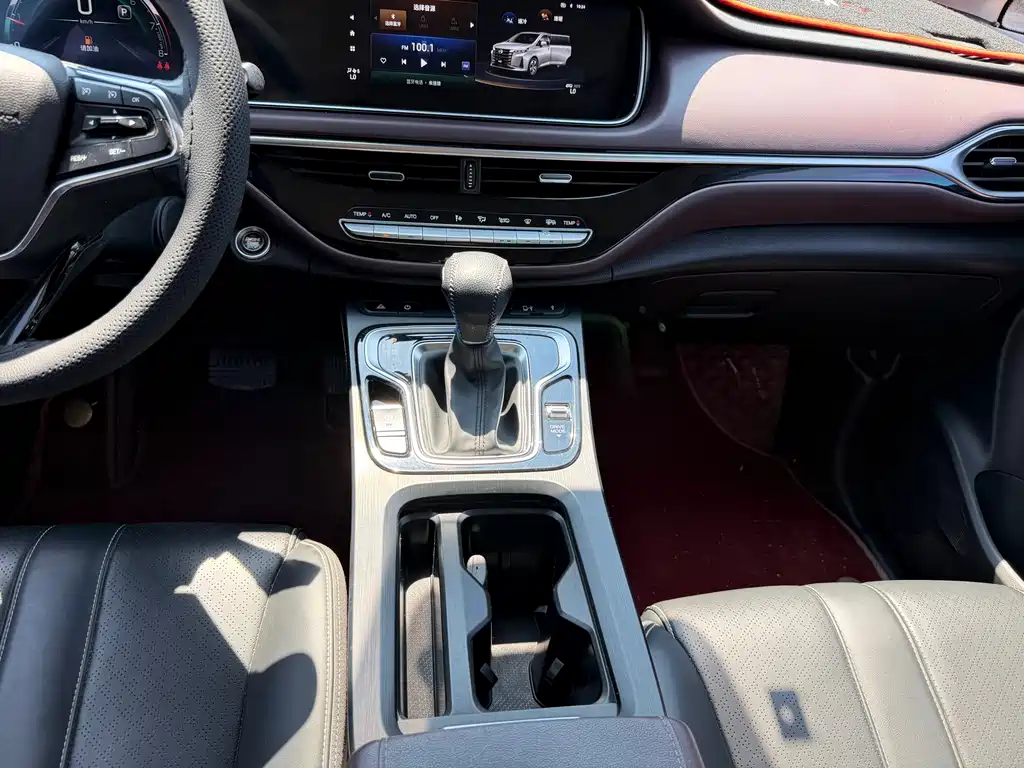 GAC Motor Trumpchi M6 2021 — фото 16