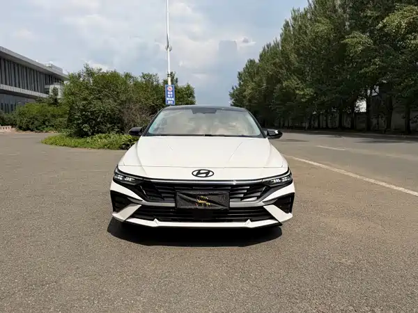 Hyundai Elantra 2024