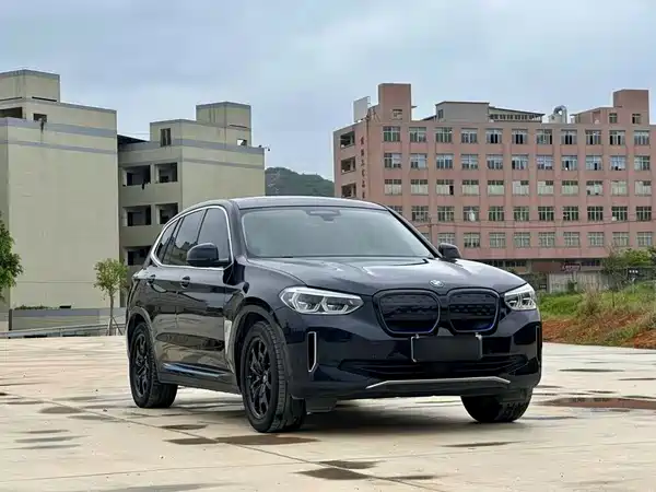 BMW iX3 2021