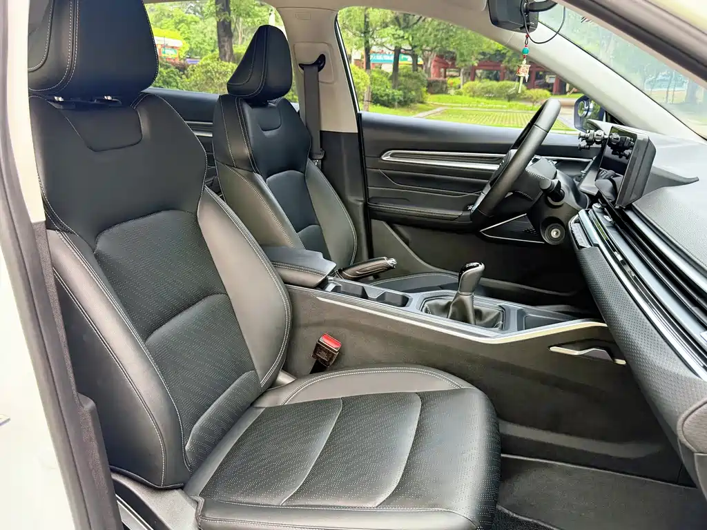 Geely Emgrand 2023 — фото 19