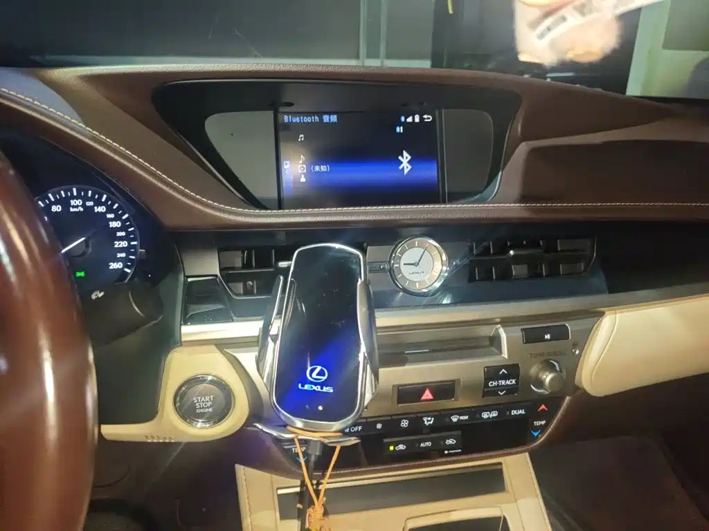 Lexus ES 2015
