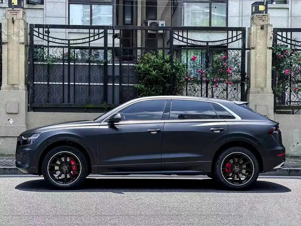 Audi Q8 2020 — фото 3