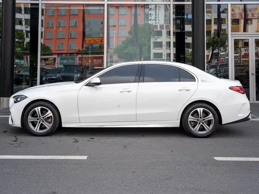 Mercedes-Benz C-Class 2022