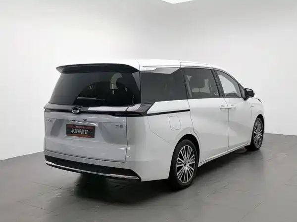 GAC Trumpchi E8 PHEV 2025