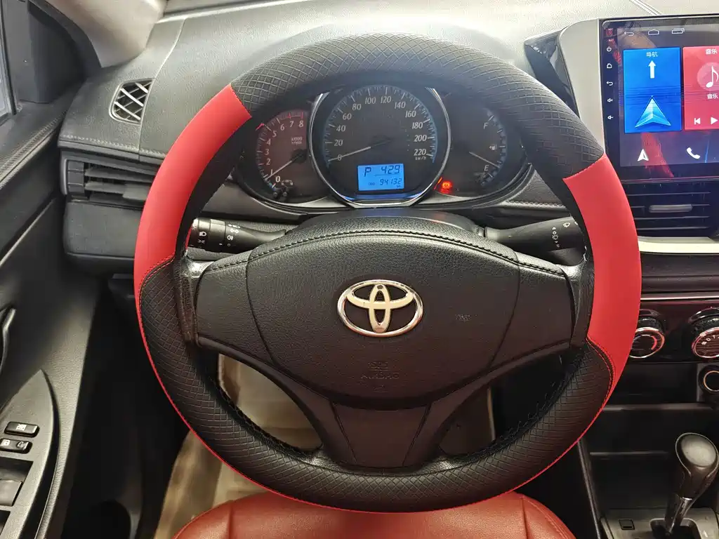 Toyota Yaris L 2018 — фото 8