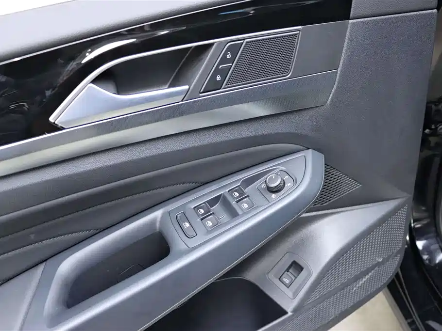 Volkswagen Passat 2025 — фото 13
