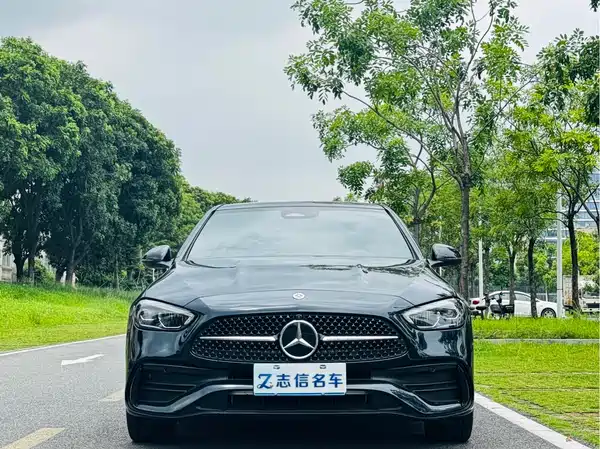Mercedes-Benz C-Class 2025