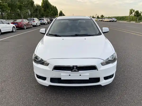 Mitsubishi Lancer EX 2012