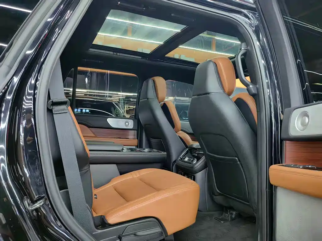 Lincoln Navigator 2021 — фото 9