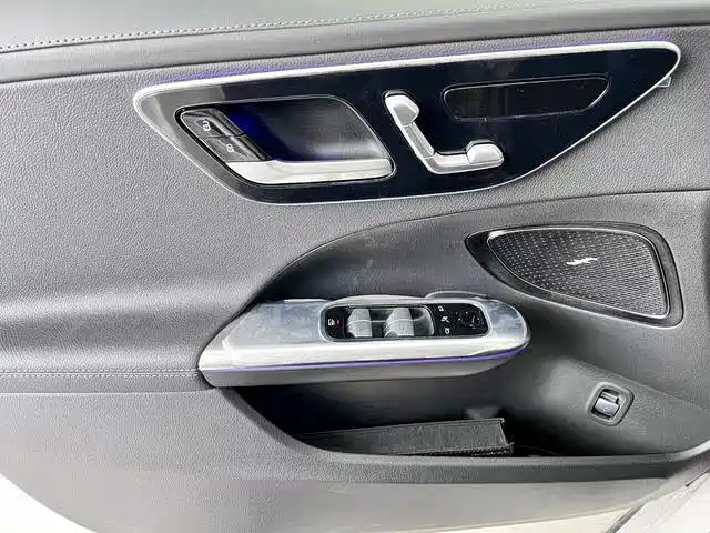 Mercedes-Benz C-Class 2023