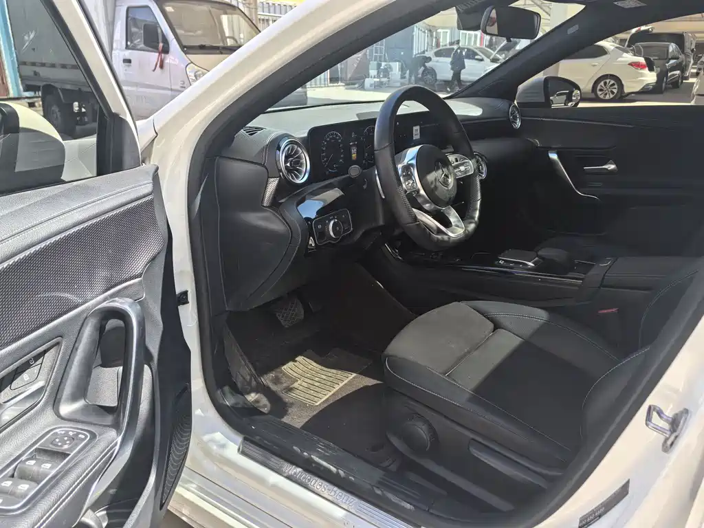 Mercedes-Benz A-Class 2022 — фото 4