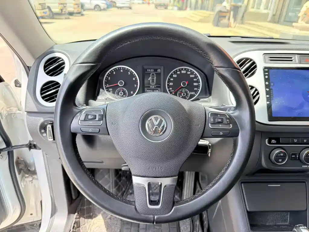 Volkswagen Tiguan 2017 — фото 10
