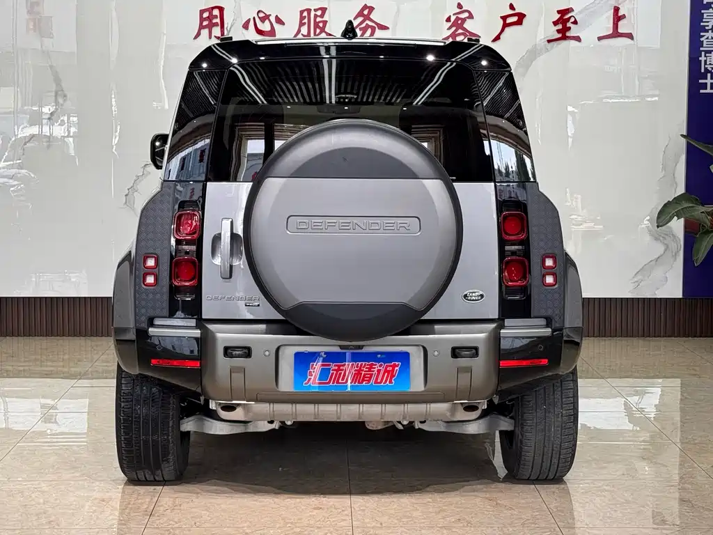Land Rover Defender 2022 — фото 25