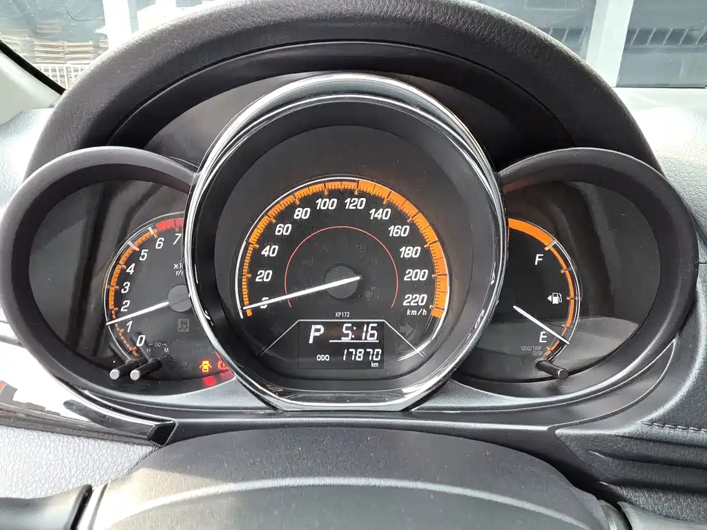 Toyota Yaris L 2023 — фото 15