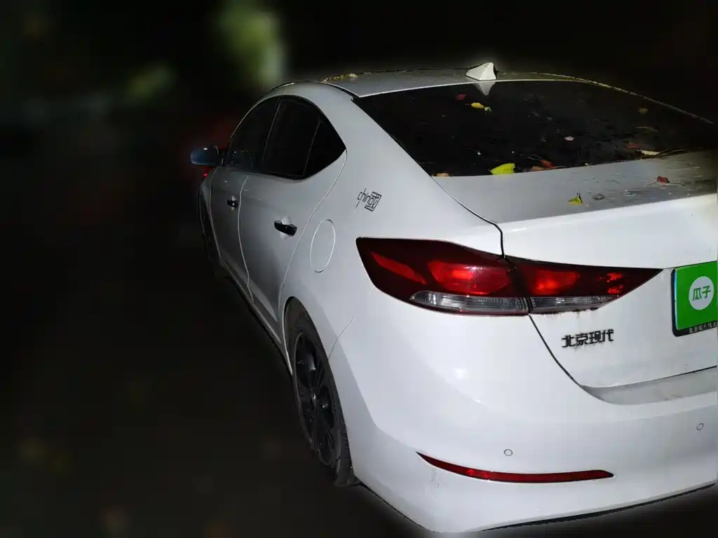 Hyundai Elantra 2019 — фото 25