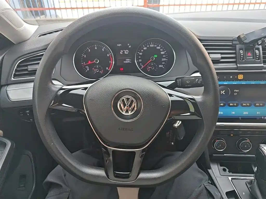 Volkswagen Lamando 2017 — фото 11