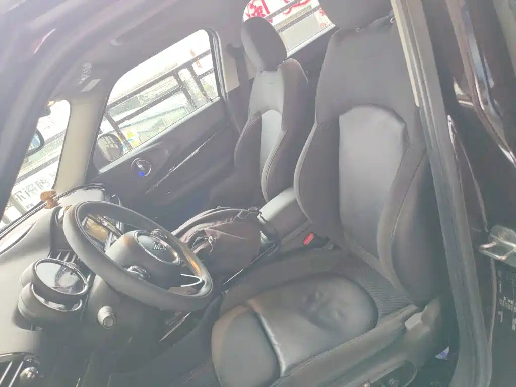 MINI Clubman 2019 — фото 12