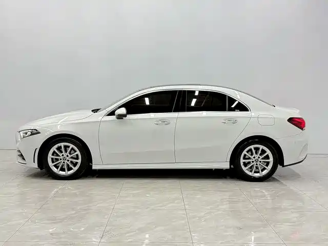 Mercedes-Benz A-Class 2020 — фото 3