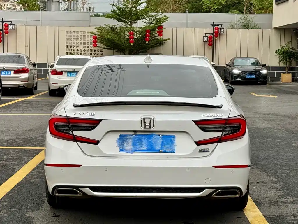 Honda Accord 2022 — фото 12