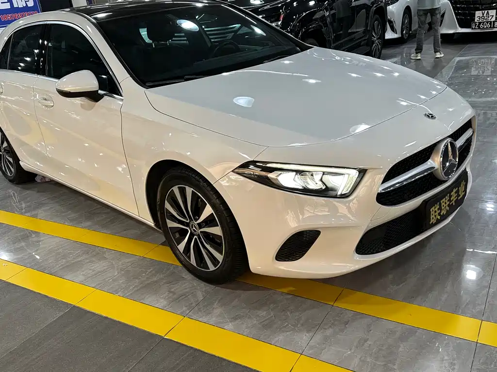 Mercedes-Benz A-Class 2021 — фото 3