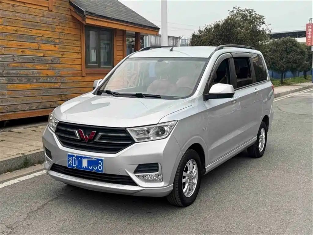 Wuling Hongguang 2019 — фото 1