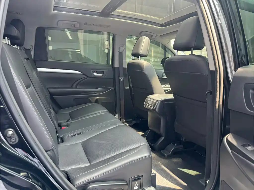 Toyota Highlander 2017 — фото 14