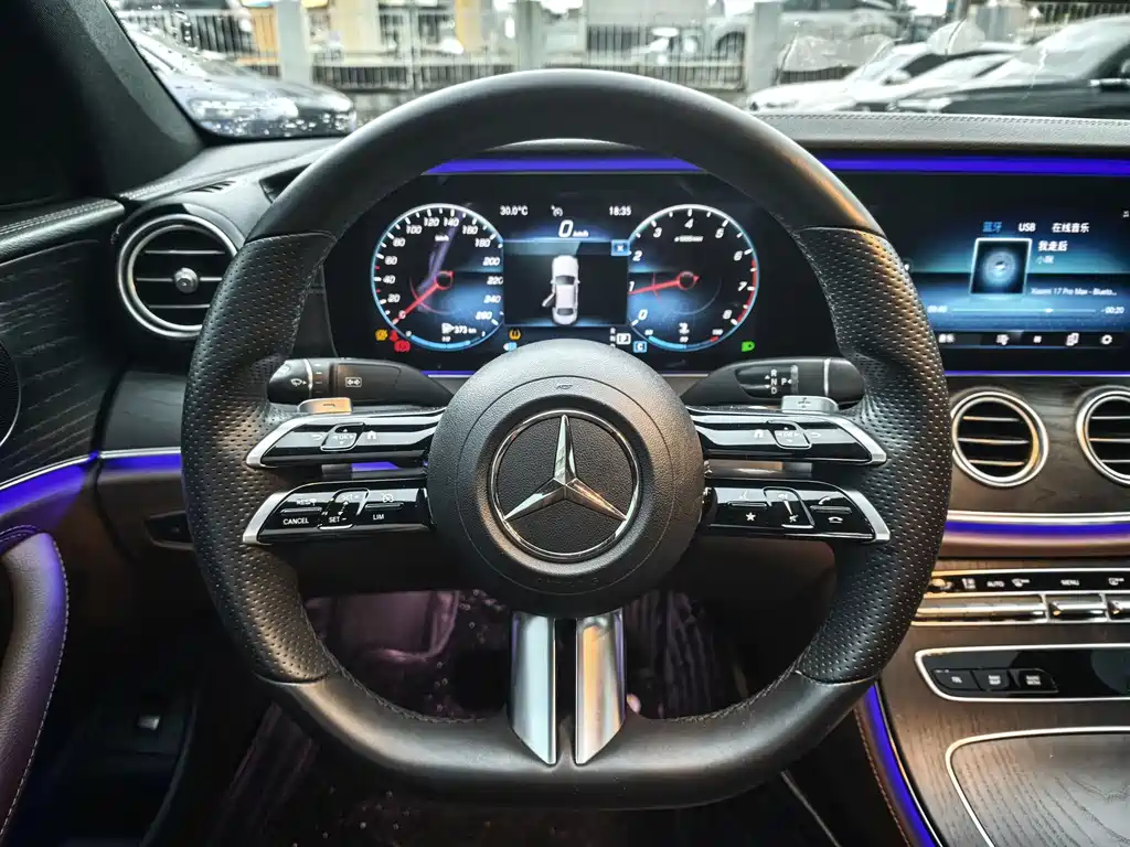 Mercedes-Benz E-Class 2021 — фото 11