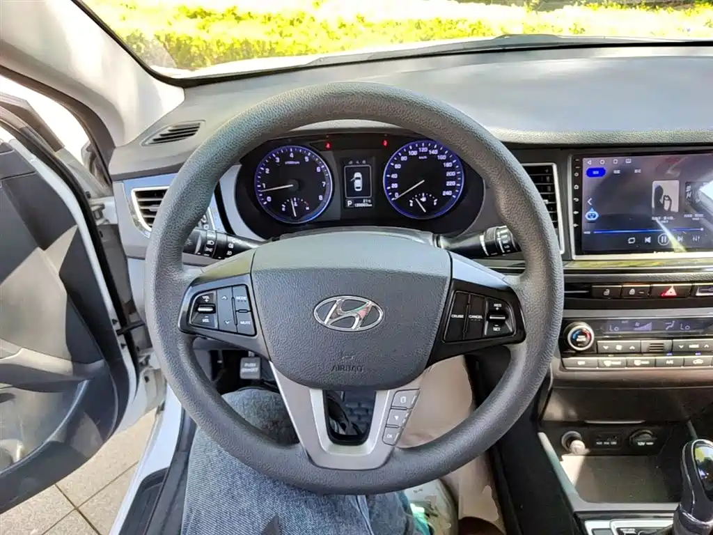 Hyundai Mistra 2014 — фото 11