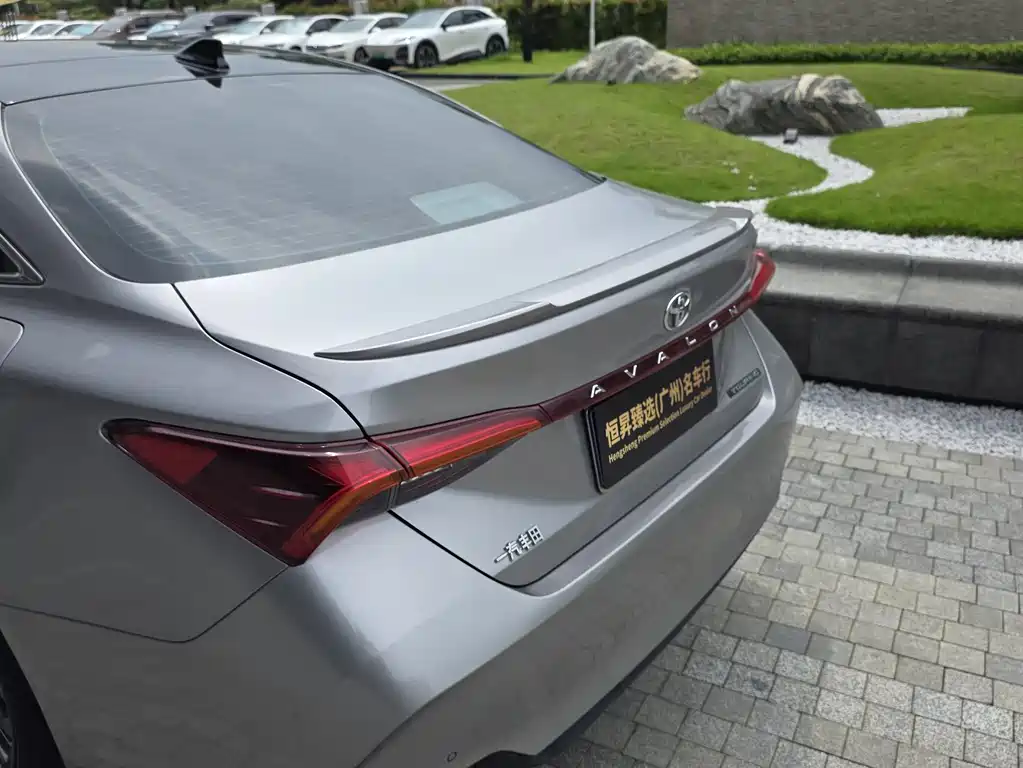 Toyota Avalon 2019 — фото 11