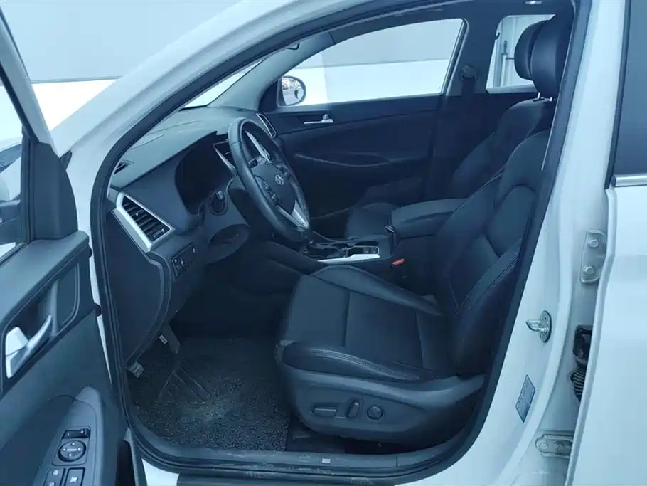 Hyundai Tucson 2018 — фото 9