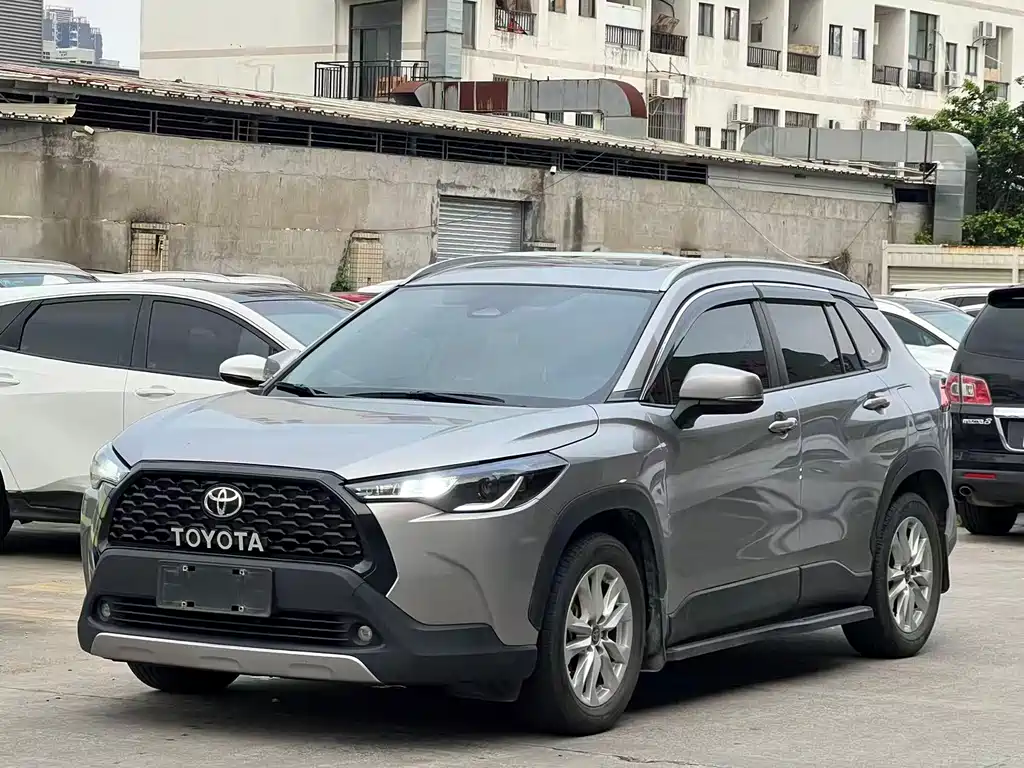 Toyota Corolla Cross 2024 — фото 1
