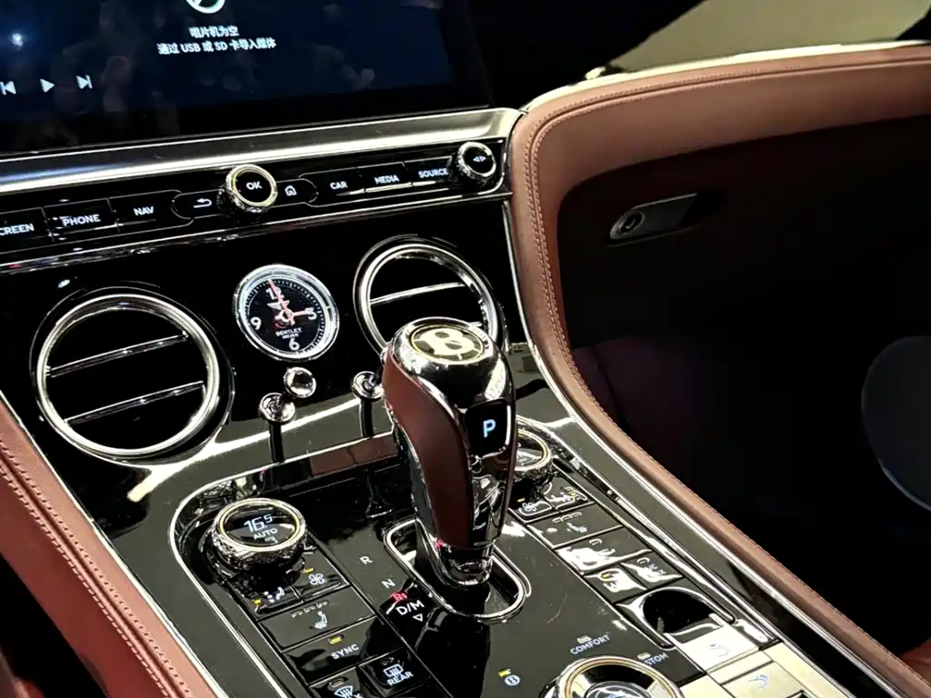 Bentley Continental 2020 — фото 14