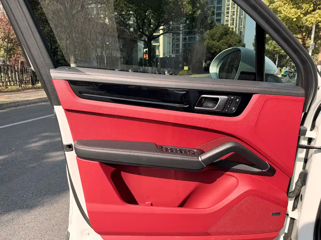 Porsche Cayenne 2023